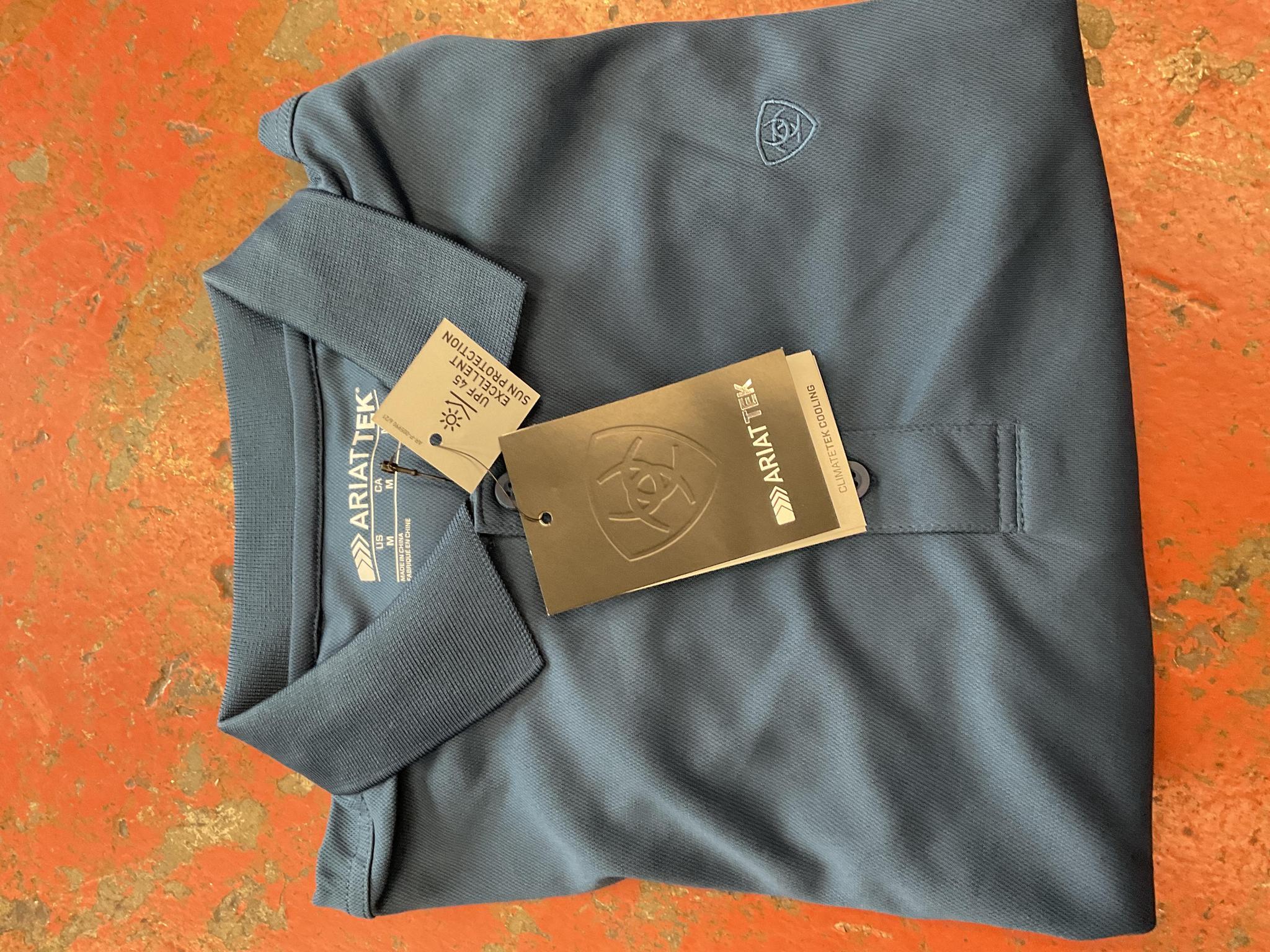MENS ARIAT TEK SHORT SLEEVE POLO  SKYFALL |10039384