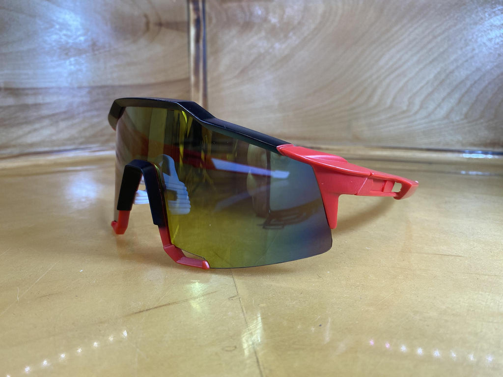 SUNGLASS : BLACK AND RED