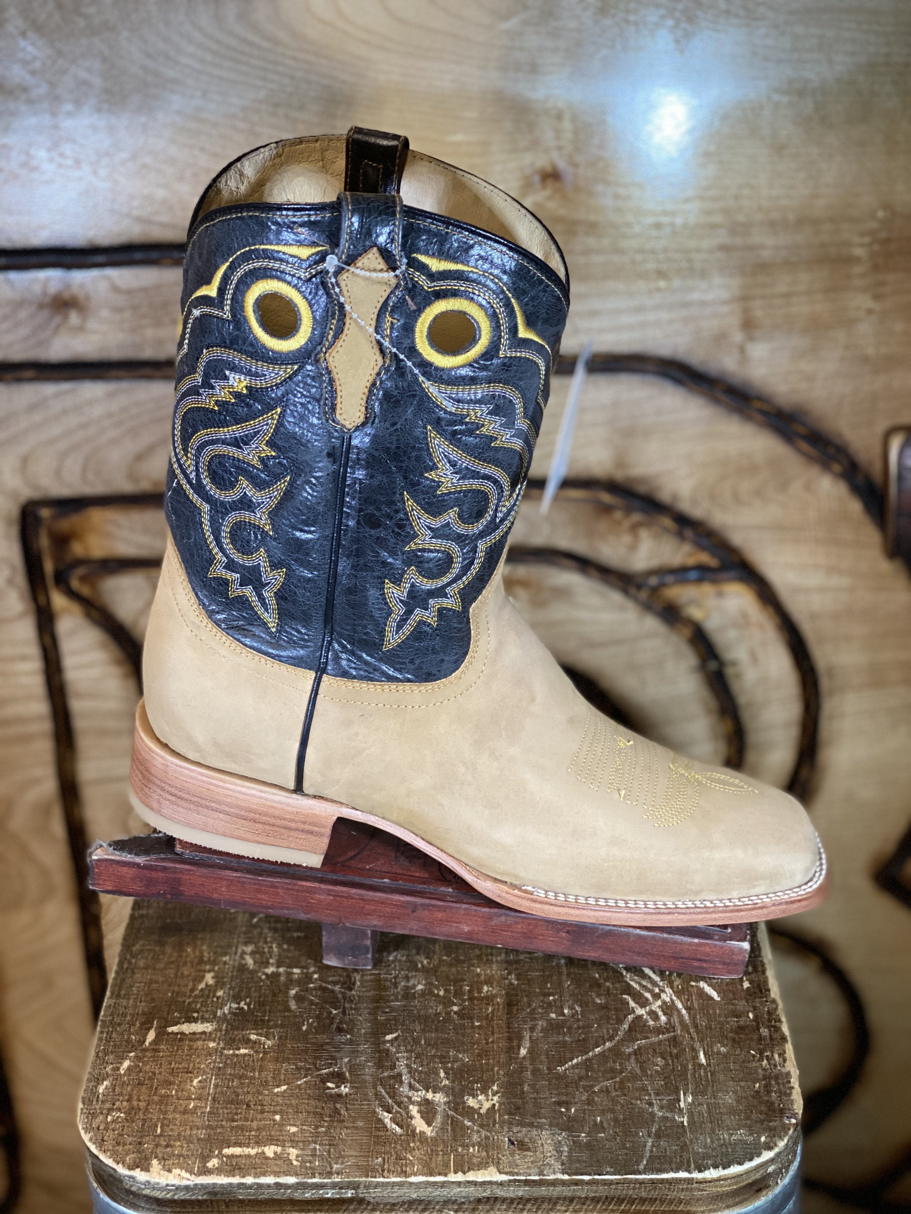 #11 USA NOBUCK square toe boots