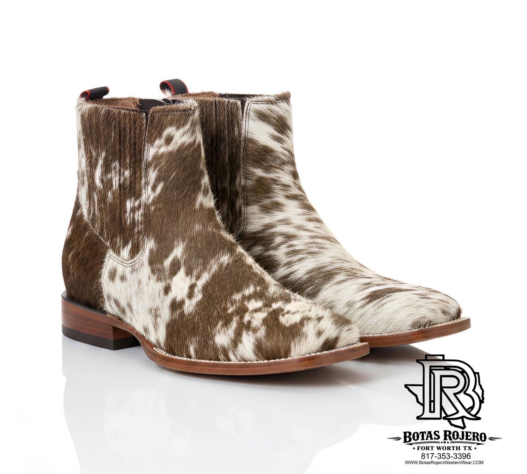BOTIN CUADRADO PELO DE RES COLOR CAFÉ Y BLANCO