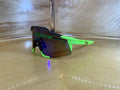 SUNGLASS : GREEN BLACK