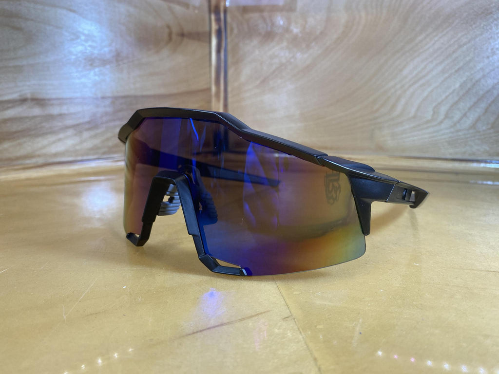 SUNGLASS : BLACK GREY