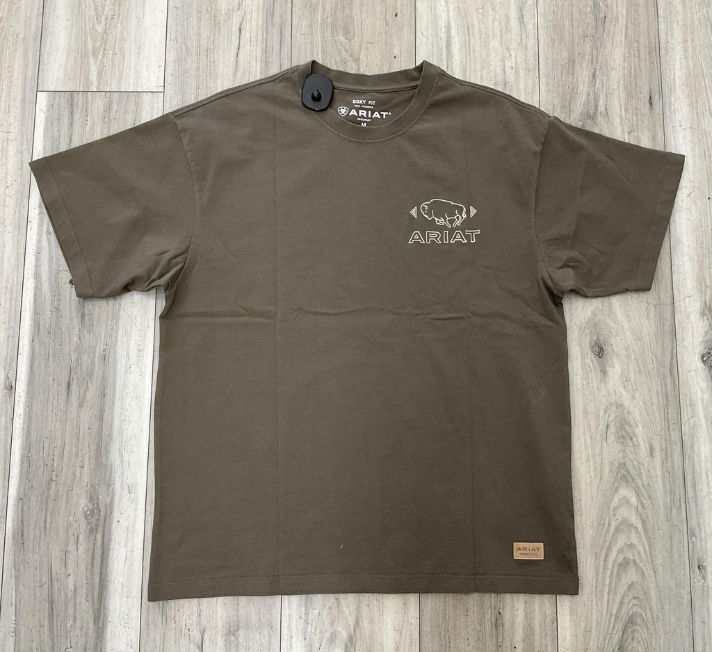 ARIAT MEN’S BUFFALO BANDANA TOUGHSTOCK BOXY CROCODILE T-SHIRT | 10079656