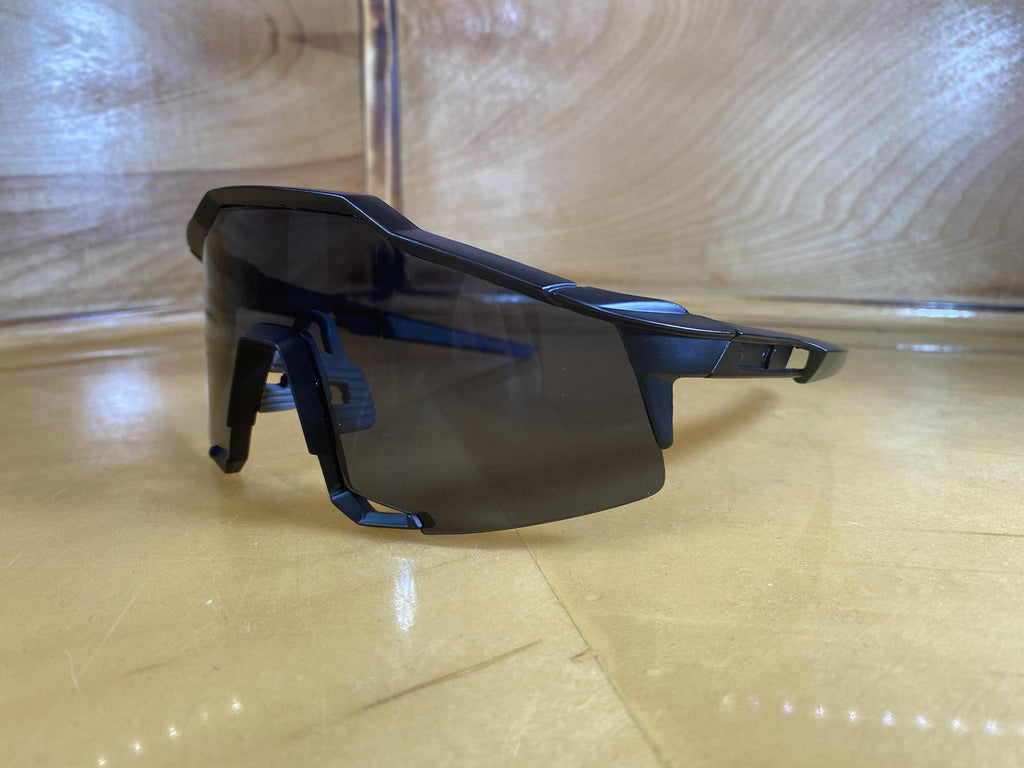 SUNGLASS : BLACK BLACK