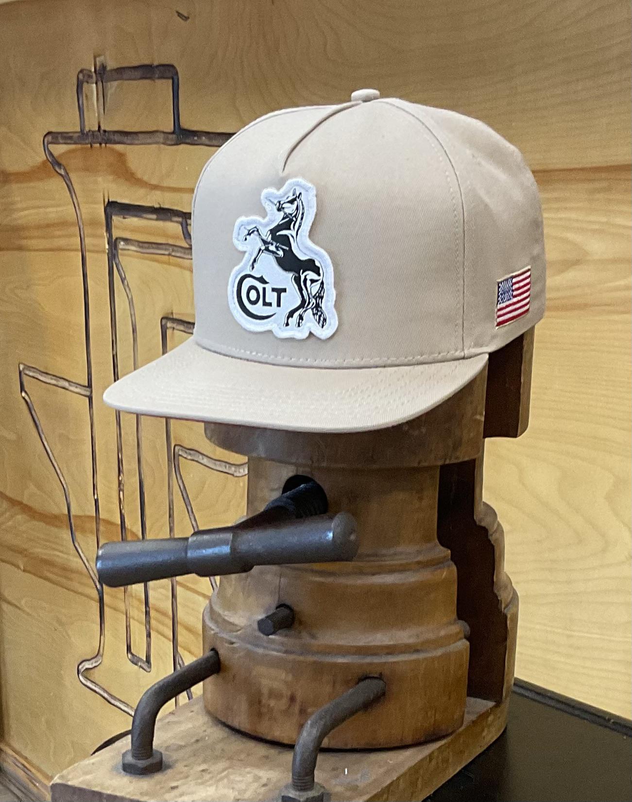 COLT CAP EDITION | SNAPBACK KHAKI/RED