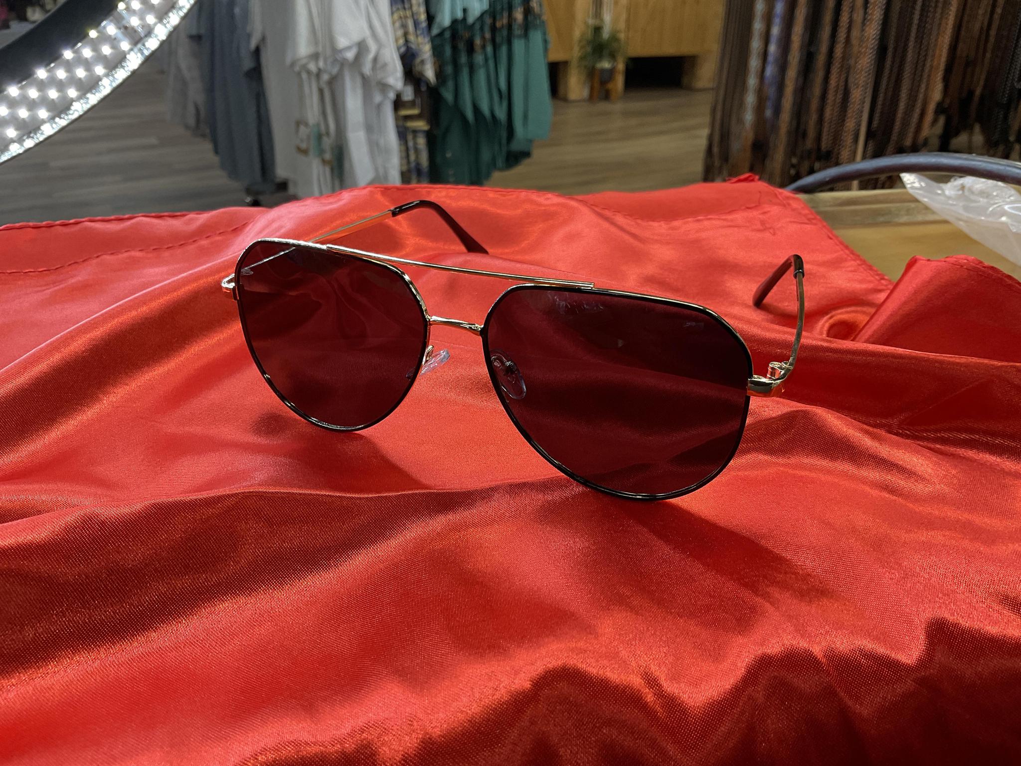 CHRIS POLARIZED MENS SUN GLASSES BLACK & GOLD