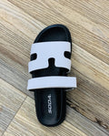 ‘’LESIA’’ BLACK/WHITE SANDALS