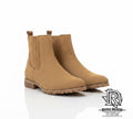 BOTIN CHARRO CON SUELA DE TRACTOR COLOR CAFE MIEL