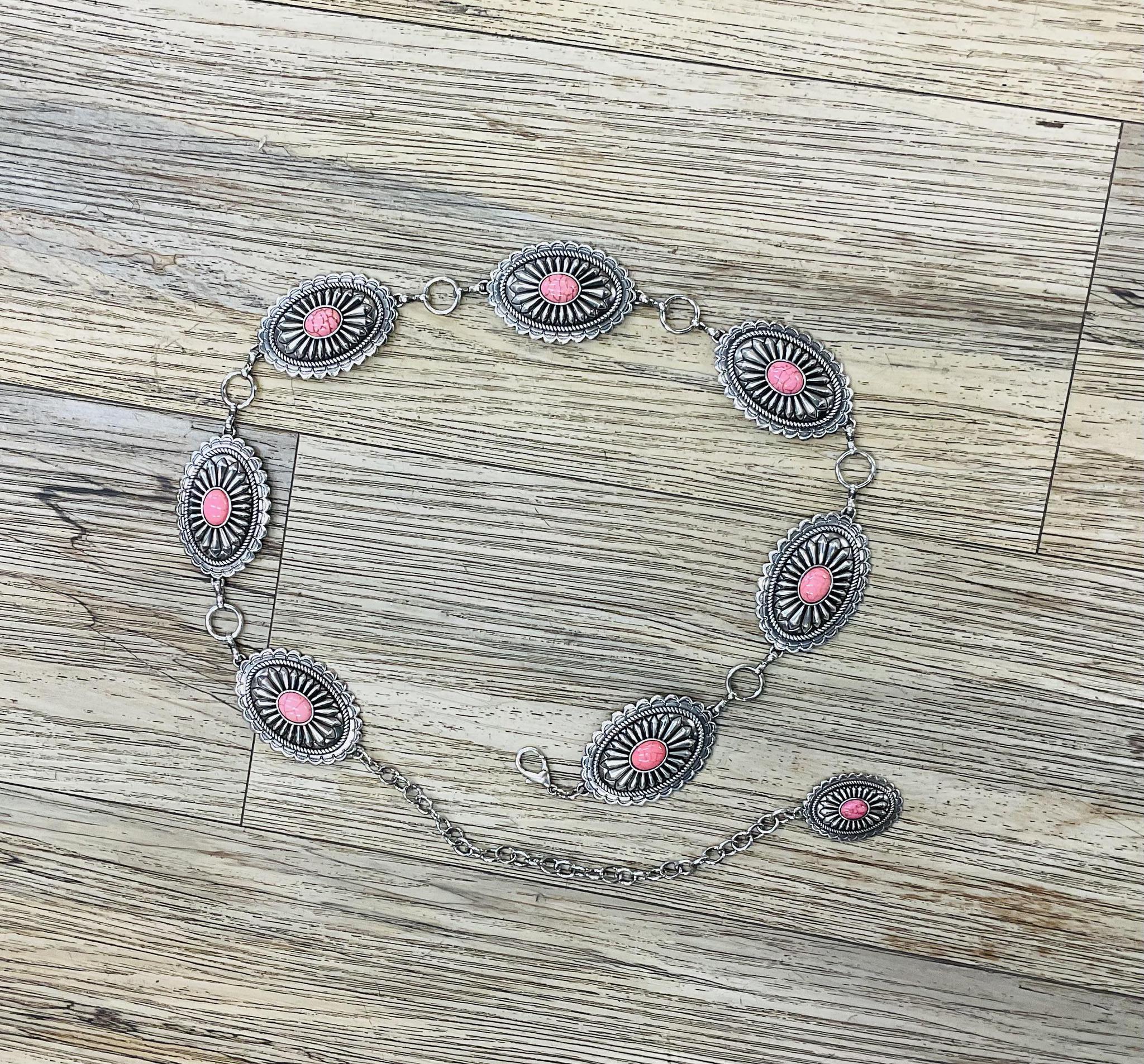 Ariat Women's Etched Silver Oval Rosy Pink Stone Centered Concho Link Chain Belt|A1515830