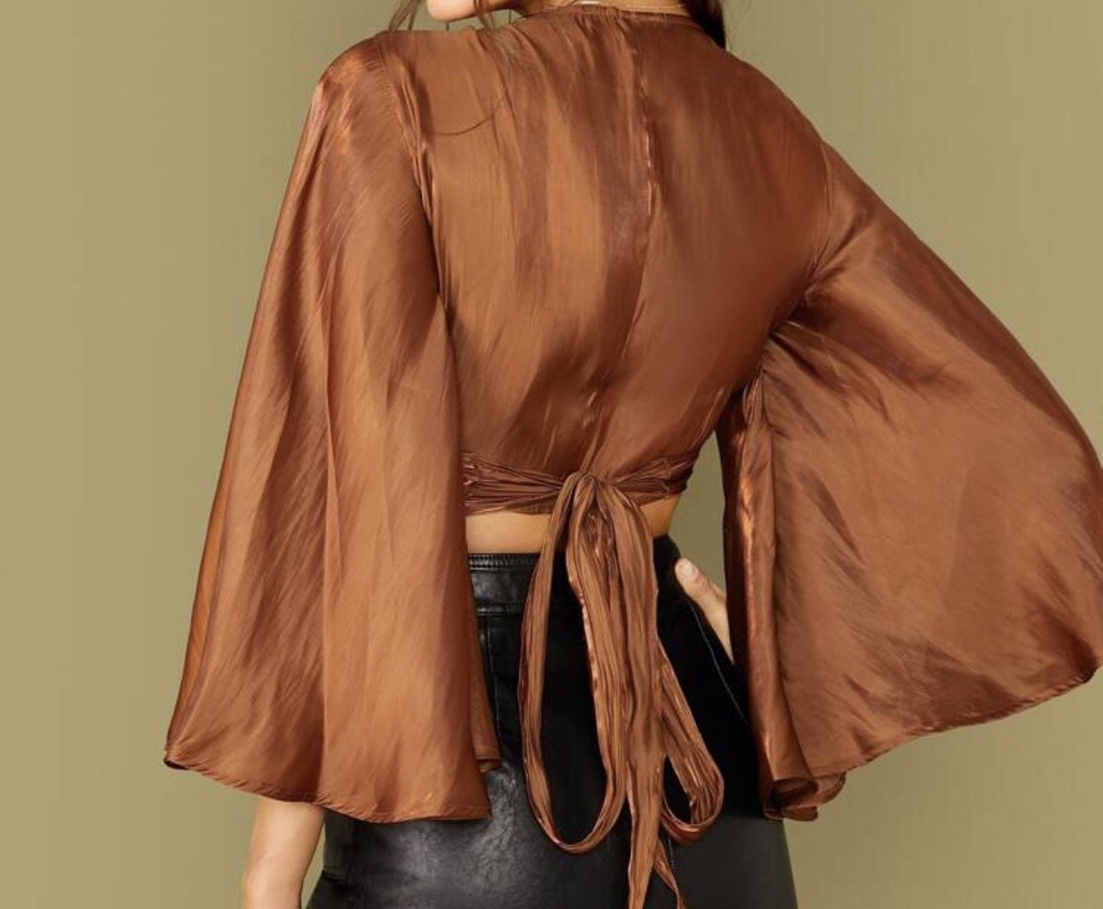Fluted sleeve top