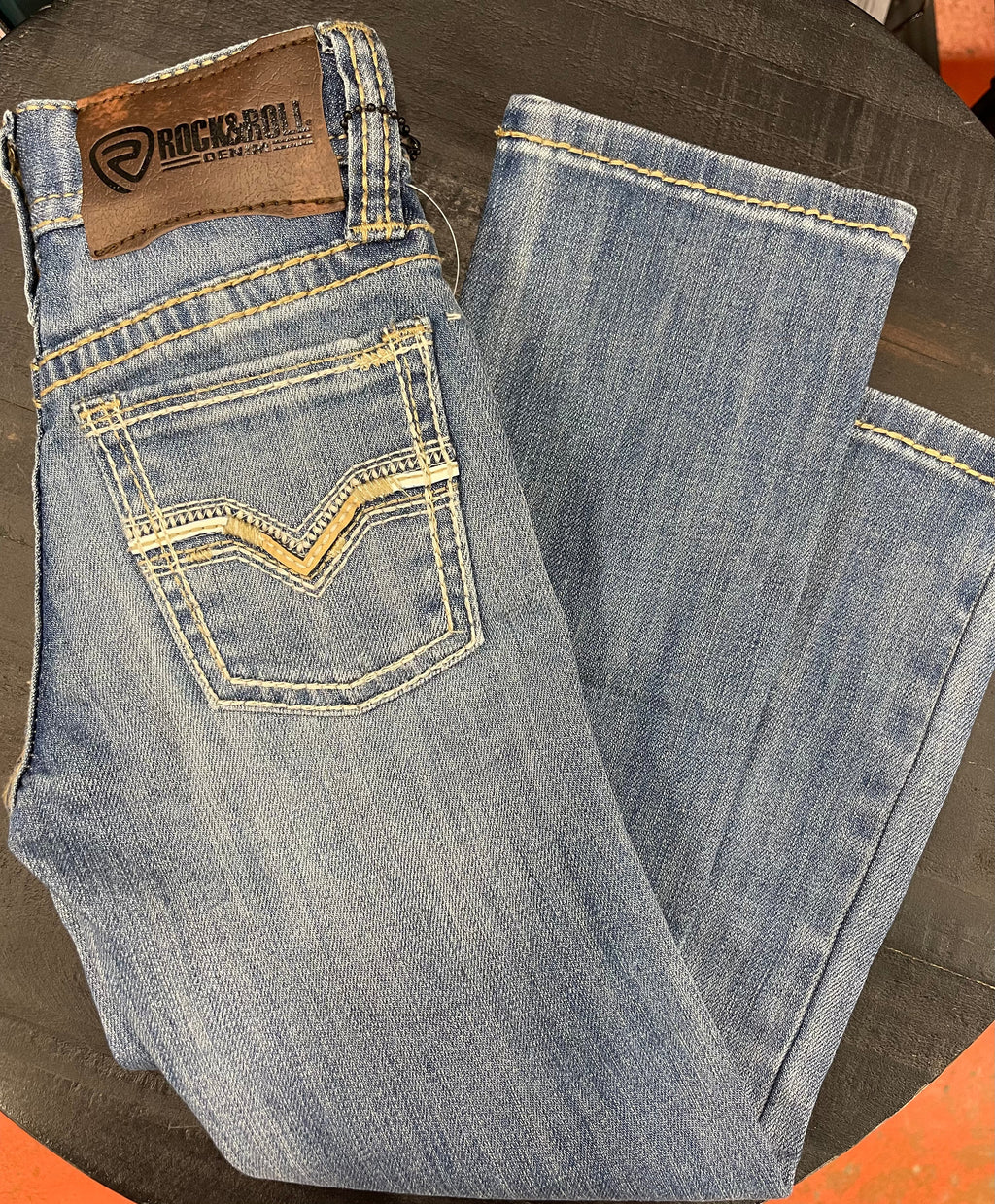 BOYS CINCH REF IVORY/BEIGE LEATHER V EMB MEDIUM WASH JEANS | RRBD1RRYWH