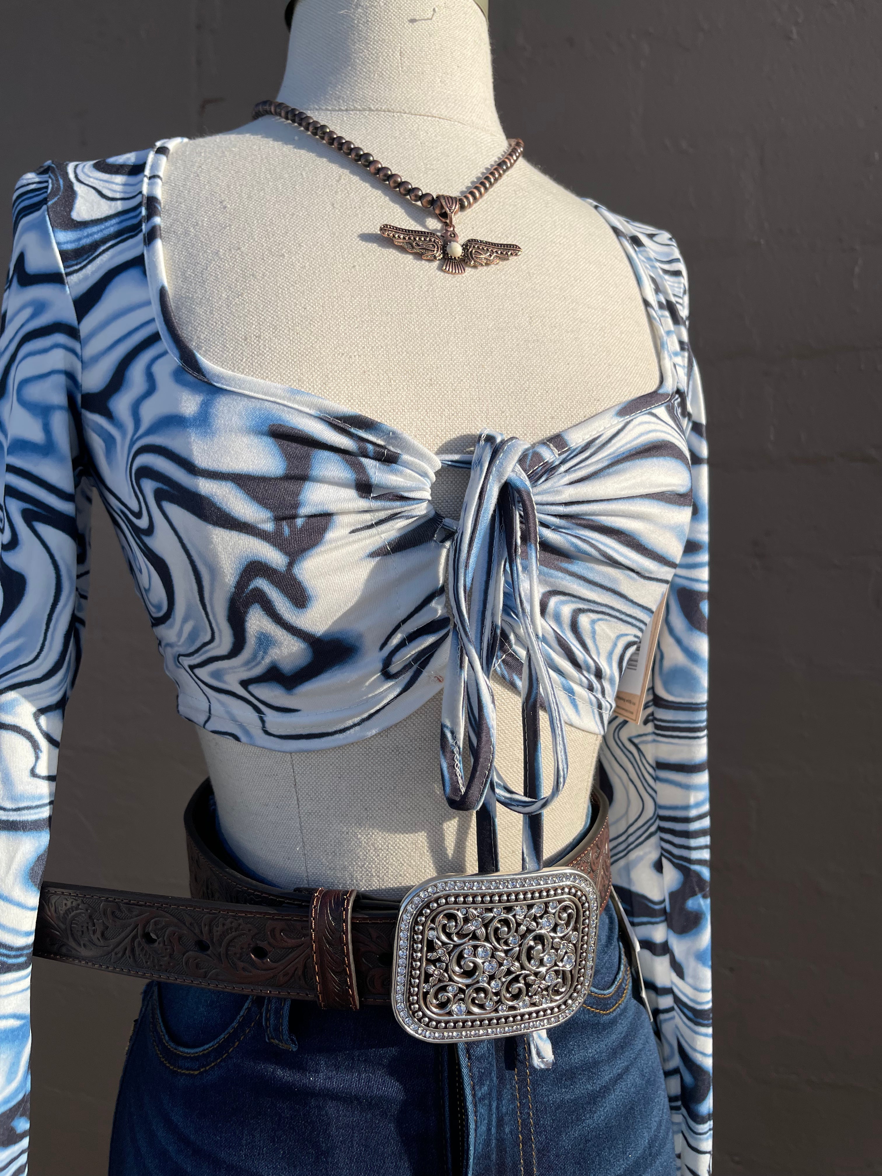 MARBLE PRINT TIE FRONT CROP TOP