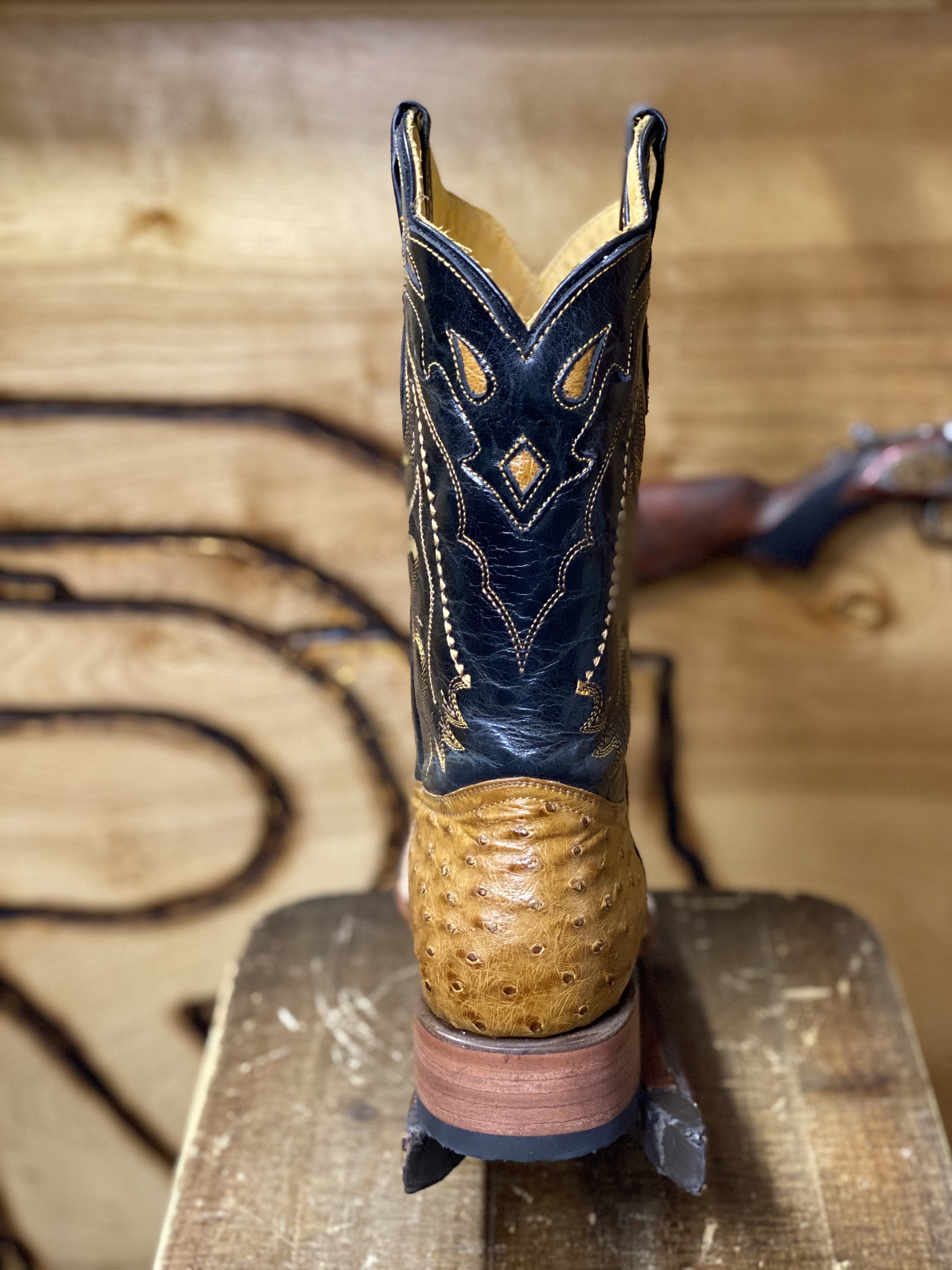 ORIGINAL OSTRISH: Ant Saddle