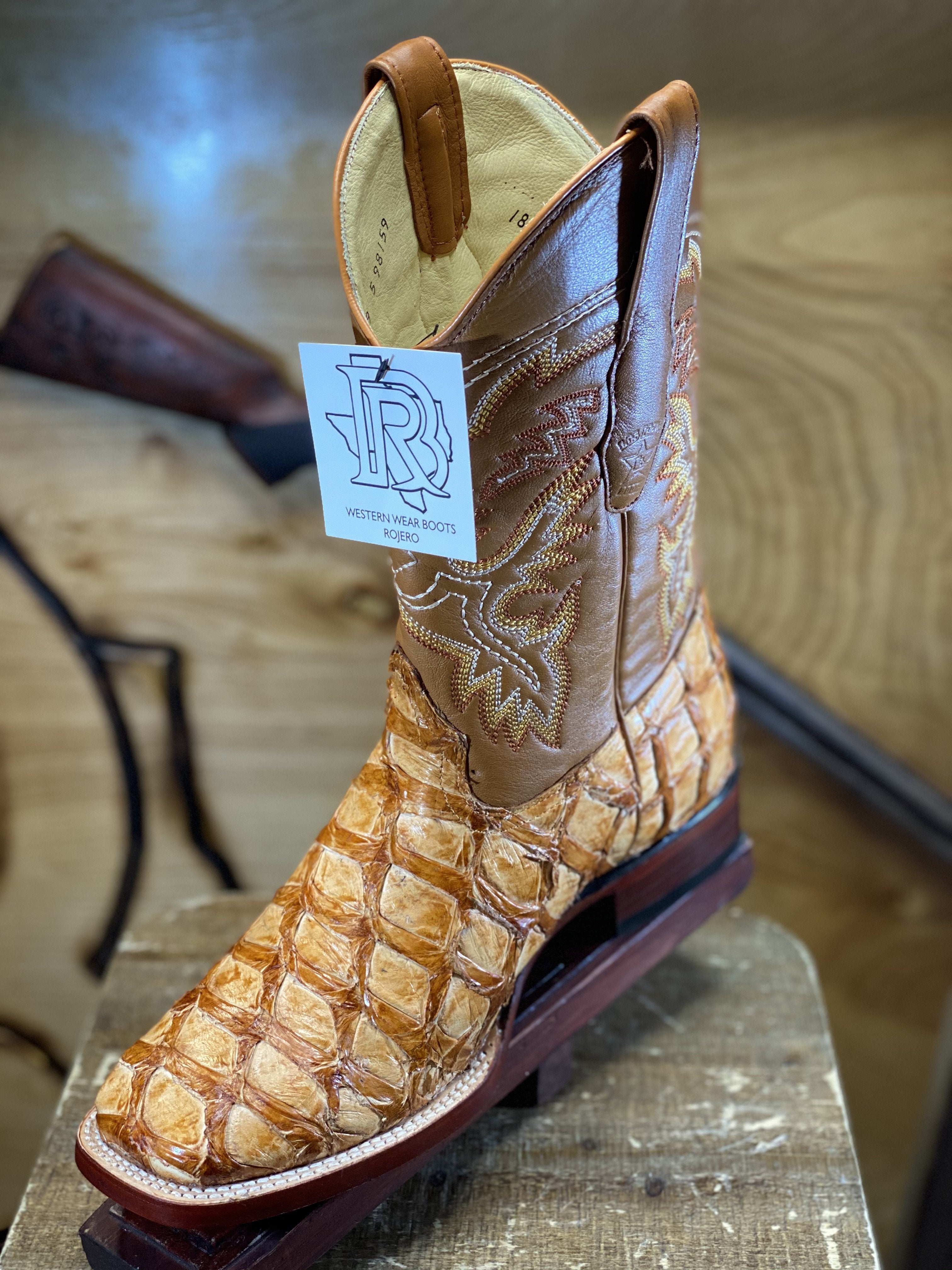 Pirarucu FISH BOOT ORIGNAL ANTIQUE SADDLE