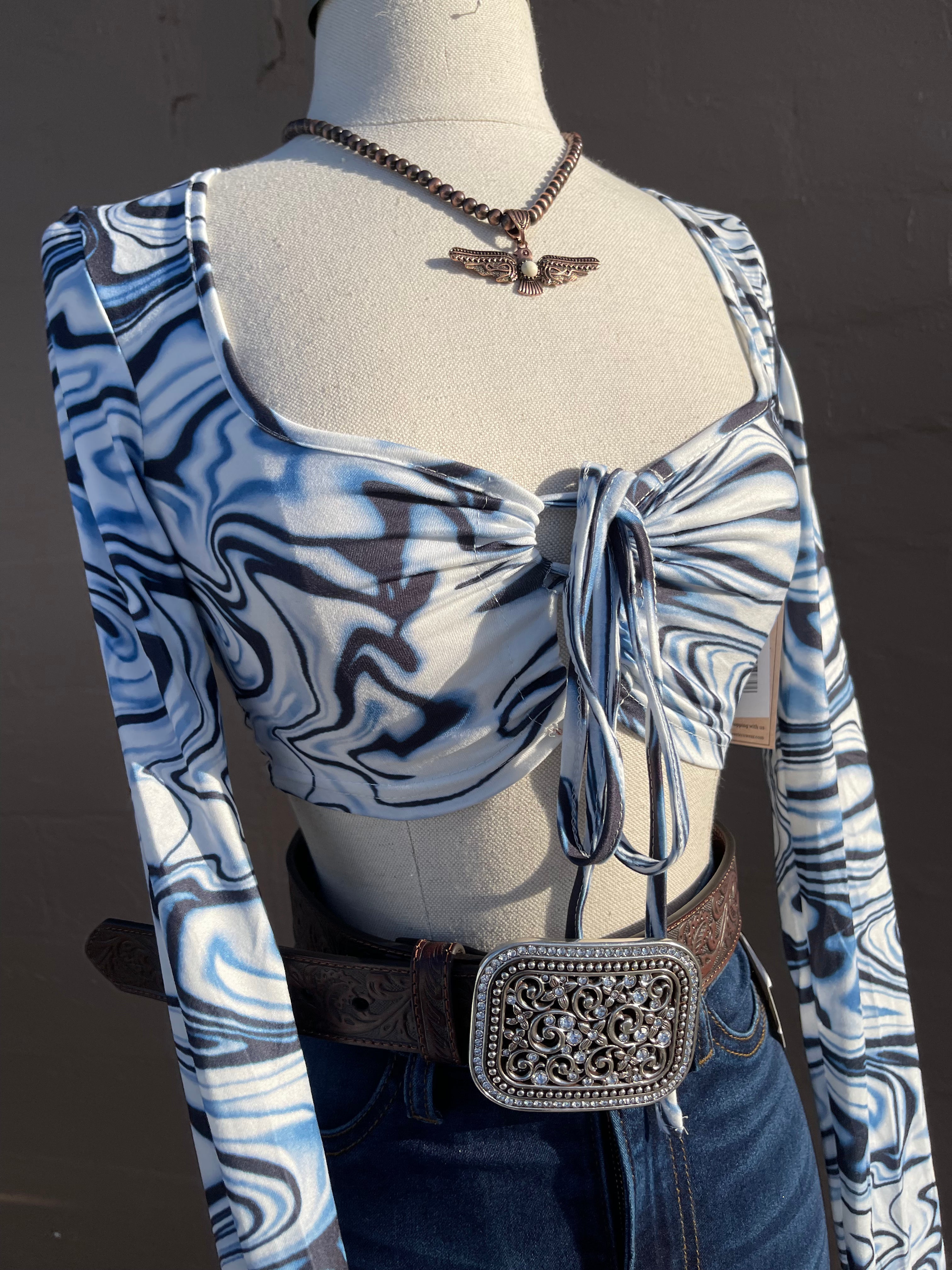 MARBLE PRINT TIE FRONT CROP TOP